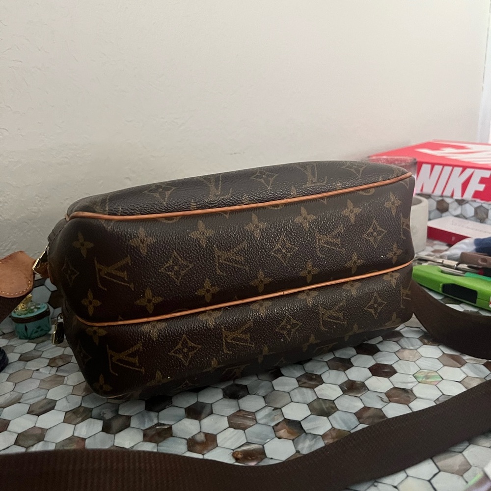 Vintage Louis Vuitton Bag - Picture 4 of 9